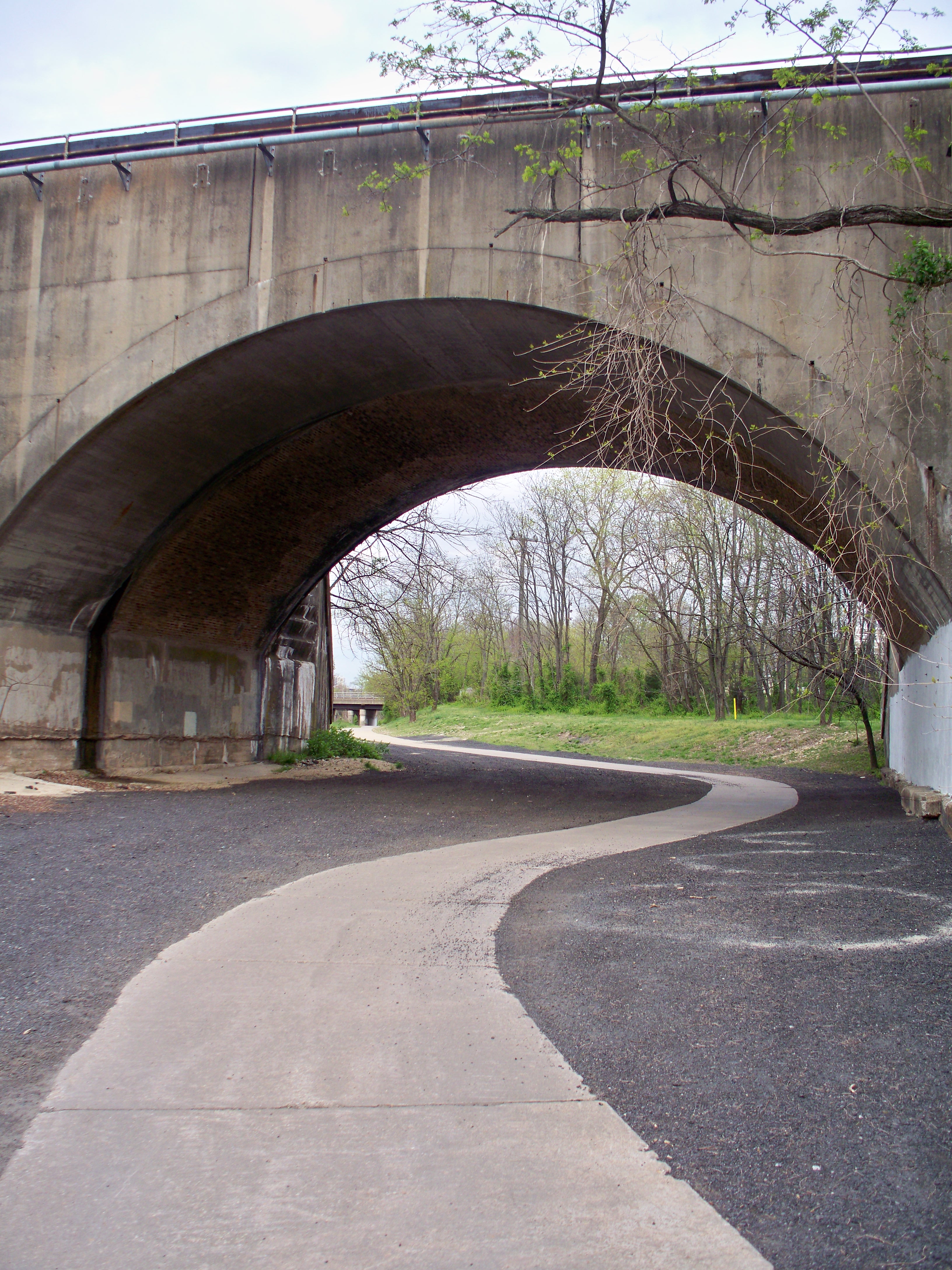 Underpass at Holmes Run Trail >> The Joy Troupe NOVA Family Guide